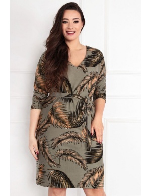 Letnia sukienka plus size w modny wzór Piaff dla kobiet o sylwetce klepsydry