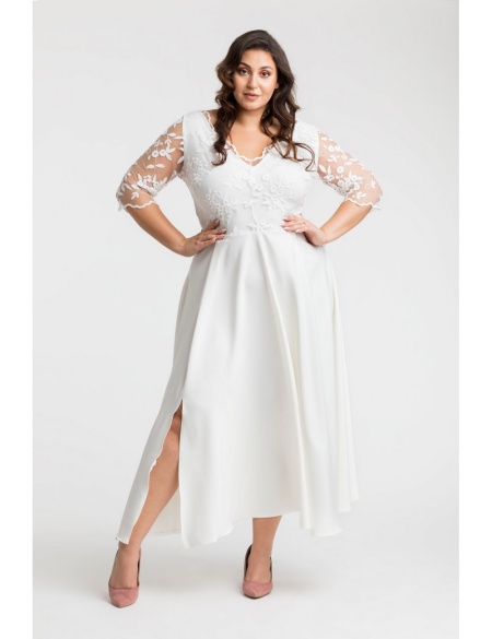 długa biała suknia ślubna