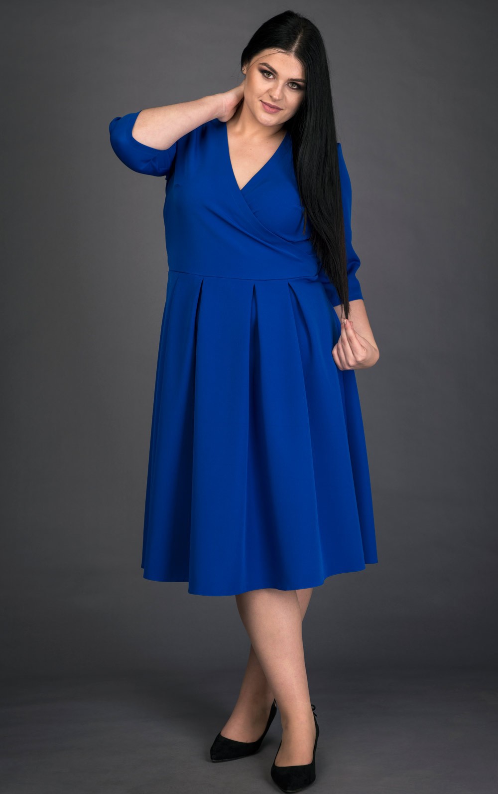 Sukienka Kim Novak na wesele kontrafałdy Plus Size Laprim niebieska